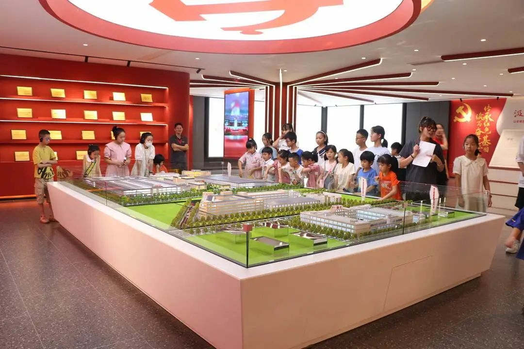 集成灶品牌帅丰电器助力小小美食家化身“厨师”大显身手