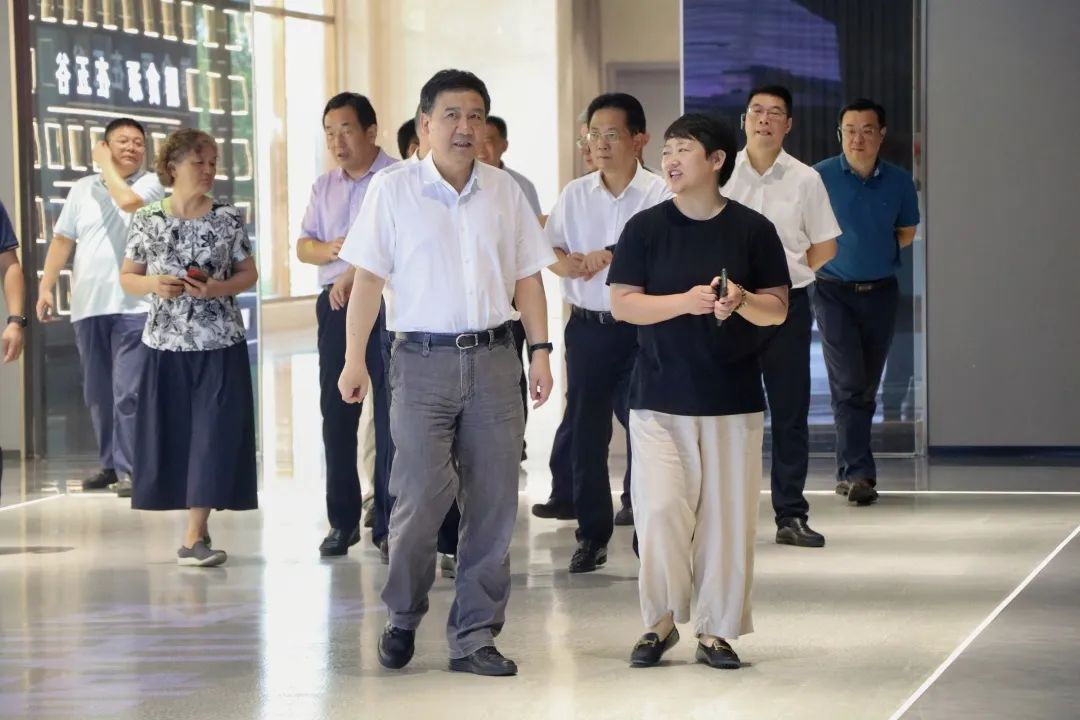 浙江省人大常委会党组一行莅临集成灶品牌帅丰电器参观调研！