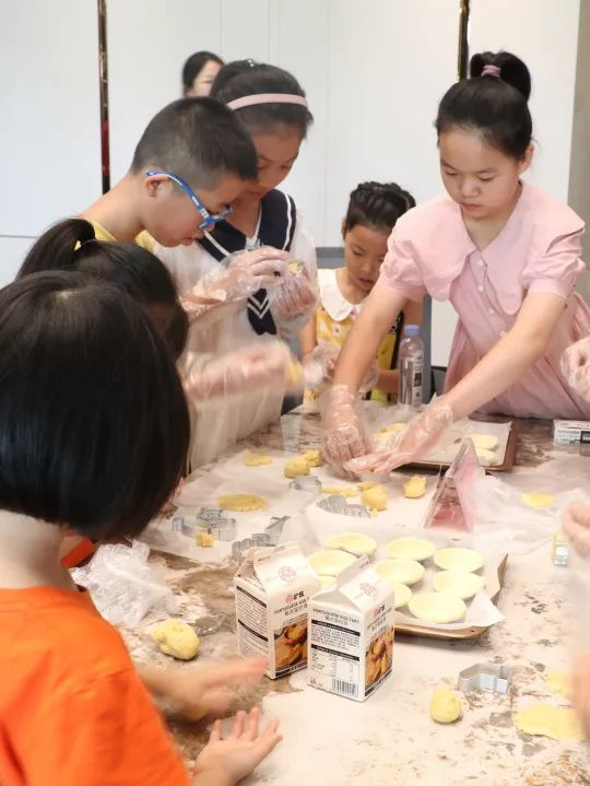 帅丰集成灶组织小美食家DIY趣游记活动，在劳动中寻找快乐