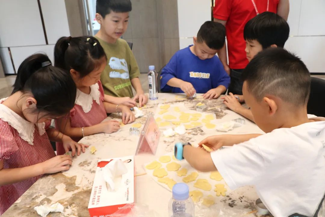 帅丰集成灶组织小美食家DIY趣游记活动，在劳动中寻找快乐