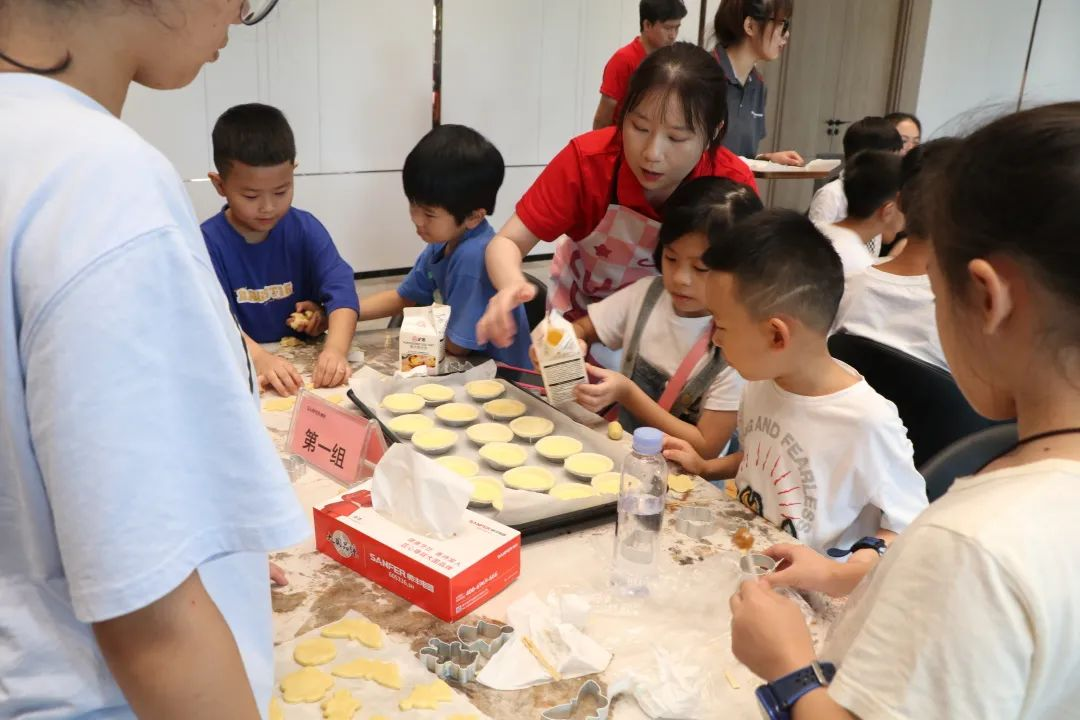 帅丰集成灶组织小美食家DIY趣游记活动，在劳动中寻找快乐
