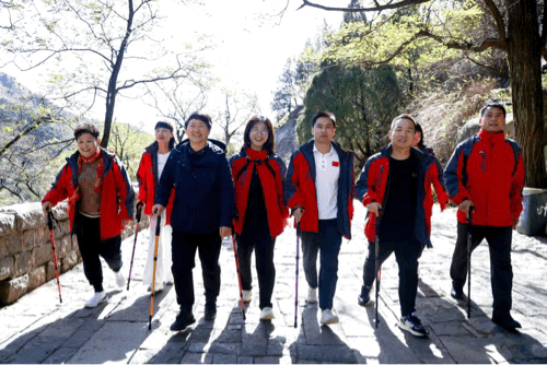 登顶泰山，勇攀巅峰，和集成灶品牌帅丰共赴王者之路！