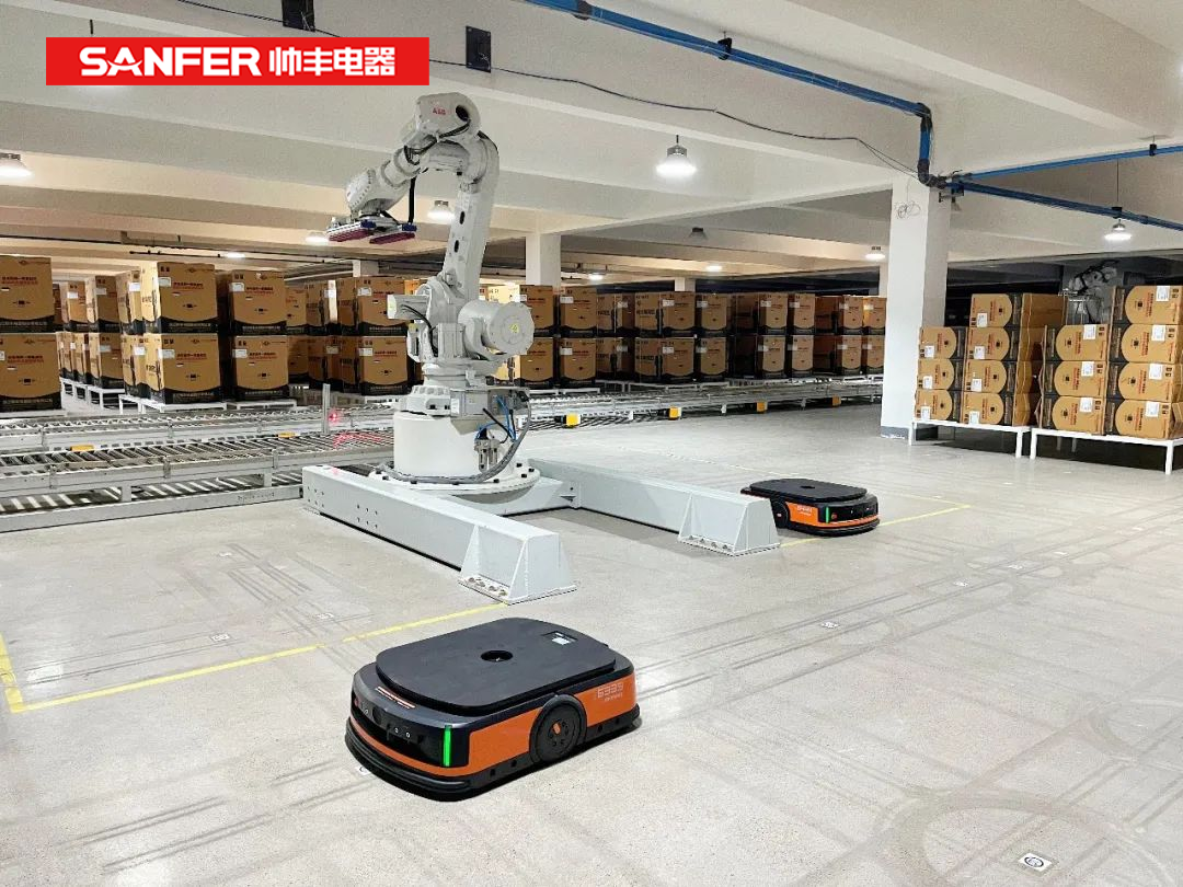万台的仓储空间来得及发货吗？别急！帅丰有AGV智能搬运车