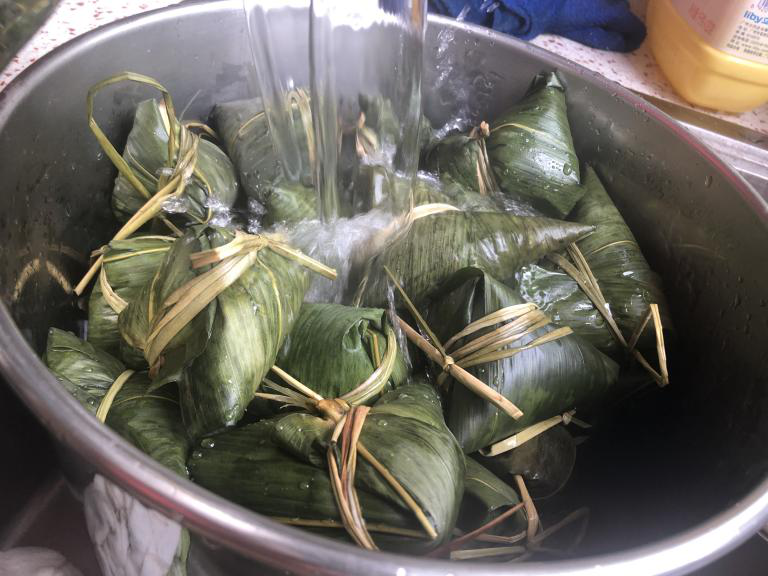 端午节快到了！今天帅丰电器就来挑战一下，煮100个粽子需要多久？